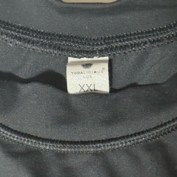 Yogalicious Lux Crop Top - Picture 3 of 4